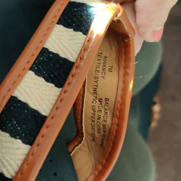 Sandals - Picture 3 of 3